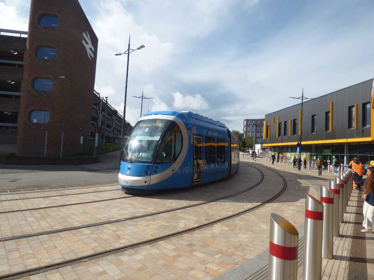 Midland Metro - Wolverhampton Station Metro Extension